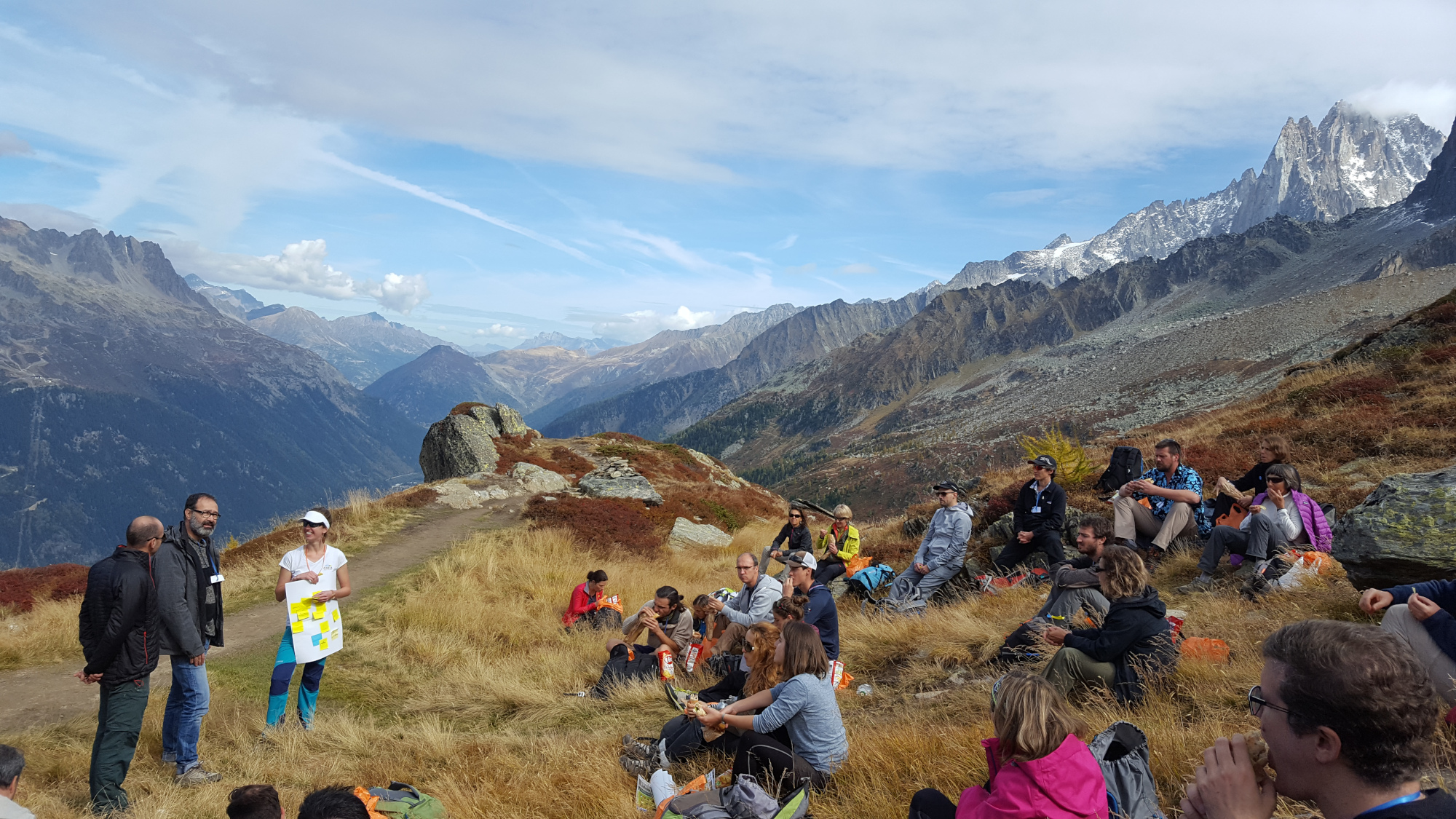 Sortie sur le massif du Mont-Blanc avec les participants de l'édition 2017 du Mont-Blanc Lab © CREA Mont-Blanc